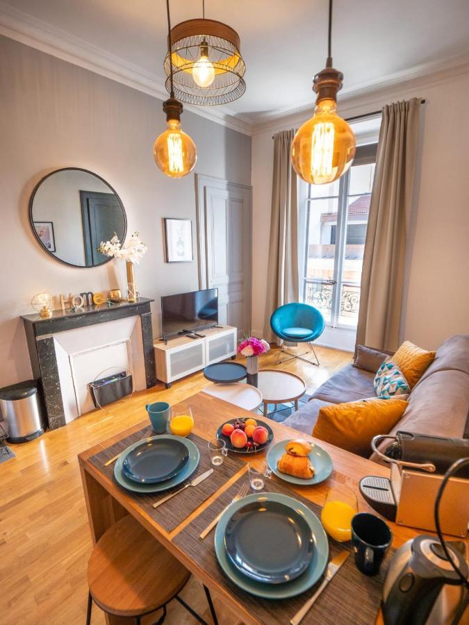 Au cœur d'Annecy - appartement en plein centre-ville Extérieur photo