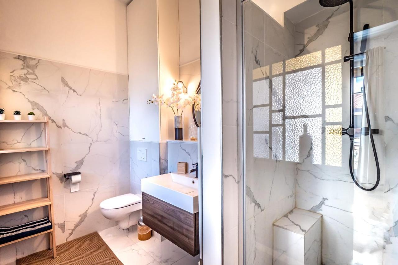 Au cœur d'Annecy - appartement en plein centre-ville Extérieur photo